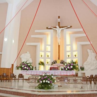 13 septembrie: Bacău: Hramul comunităţii "Înălţarea Sfintei Cruci"