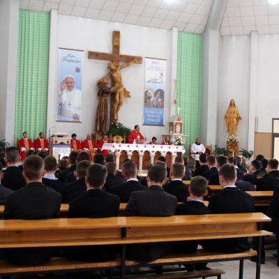 14 septembrie: Roman: Deschiderea anului şcolar 2015-2016 la Liceul Teologic Romano-Catolic "Sfântul Francisc de Assisi"