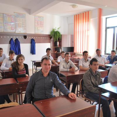14 septembrie: Oneşti: Deschiderea anului şcolar 2015-2016 la Liceul Teologic "Fericitul Ieremia"