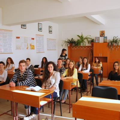 14 septembrie: Oneşti: Deschiderea anului şcolar 2015-2016 la Liceul Teologic "Fericitul Ieremia"
