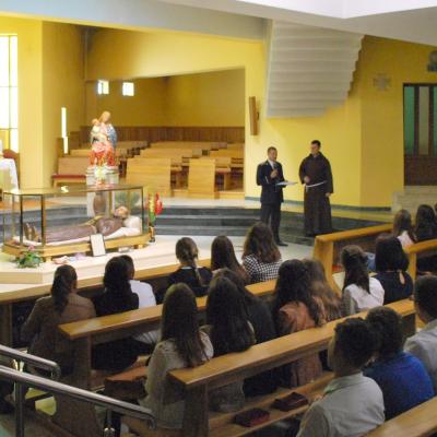 14 septembrie: Oneşti: Deschiderea anului şcolar 2015-2016 la Liceul Teologic "Fericitul Ieremia"