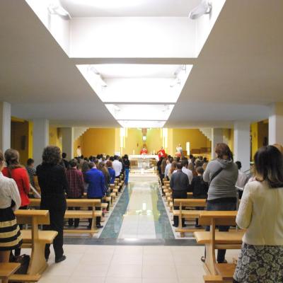 14 septembrie: Oneşti: Deschiderea anului şcolar 2015-2016 la Liceul Teologic "Fericitul Ieremia"