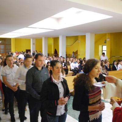 14 septembrie: Oneşti: Deschiderea anului şcolar 2015-2016 la Liceul Teologic "Fericitul Ieremia"
