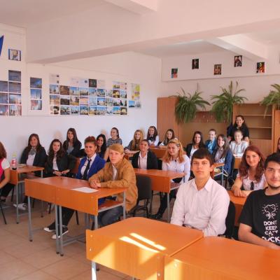 14 septembrie: Oneşti: Deschiderea anului şcolar 2015-2016 la Liceul Teologic "Fericitul Ieremia"