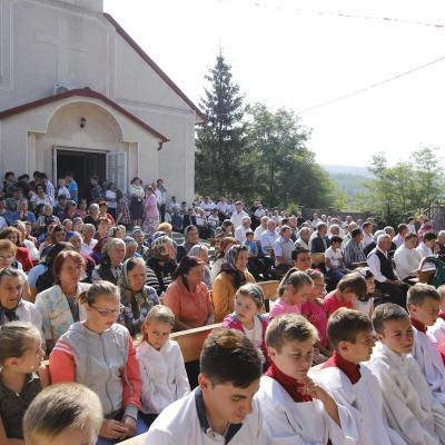 14 septembrie: Ploscuţeni: Hramul comunităţii