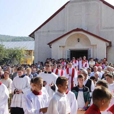 14 septembrie: Ploscuţeni: Hramul comunităţii