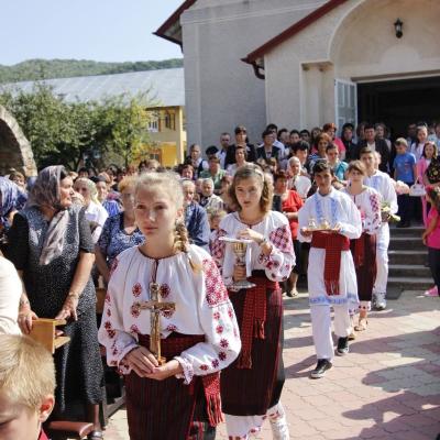 14 septembrie: Ploscuţeni: Hramul comunităţii