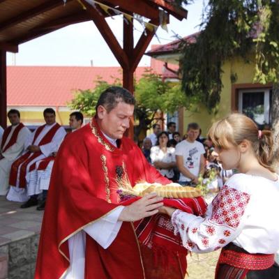14 septembrie: Ploscuţeni: Hramul comunităţii