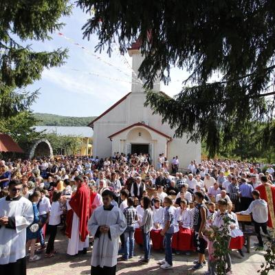 14 septembrie: Ploscuţeni: Hramul comunităţii