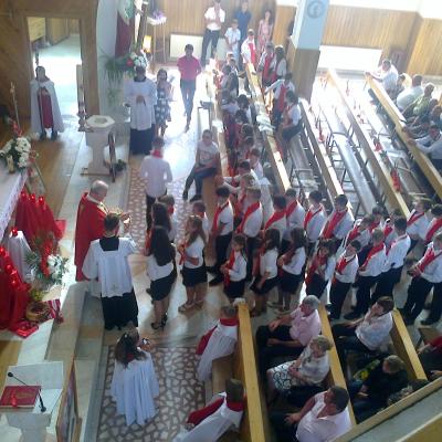 19 septembrie: Dofteana: Administrarea sacramentului Mirului