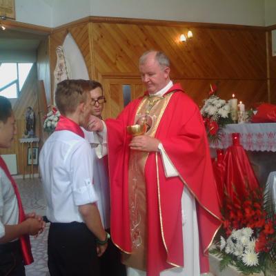 19 septembrie: Dofteana: Administrarea sacramentului Mirului