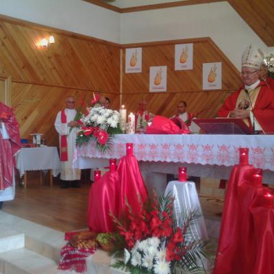 19 septembrie: Dofteana: Administrarea sacramentului Mirului