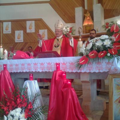 19 septembrie: Dofteana: Administrarea sacramentului Mirului