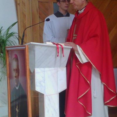 19 septembrie: Dofteana: Administrarea sacramentului Mirului