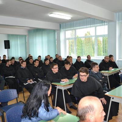 1 octombrie: Roman: Institutul Teologic Franciscan din Roman: 25 de ani în slujba formării. Simpozion aniversar