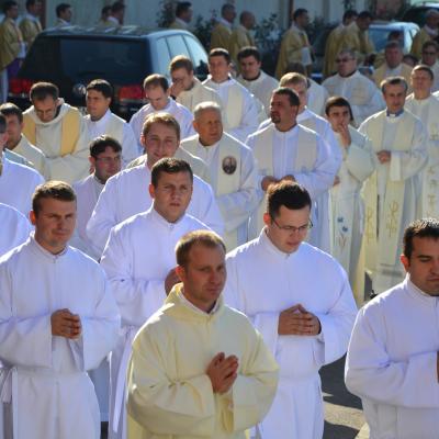 4 octombrie: Roman: Sărbătoarea Sfântului Francisc şi sfinţiri de diaconi