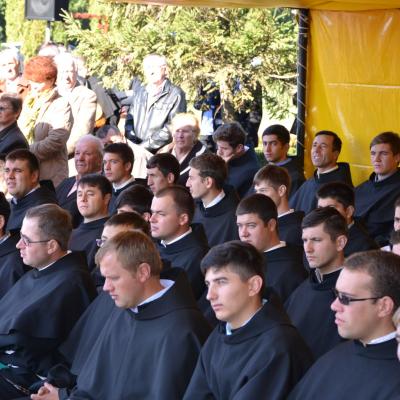 4 octombrie: Roman: Sărbătoarea Sfântului Francisc şi sfinţiri de diaconi