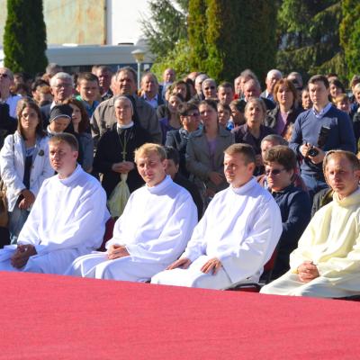 4 octombrie: Roman: Sărbătoarea Sfântului Francisc şi sfinţiri de diaconi