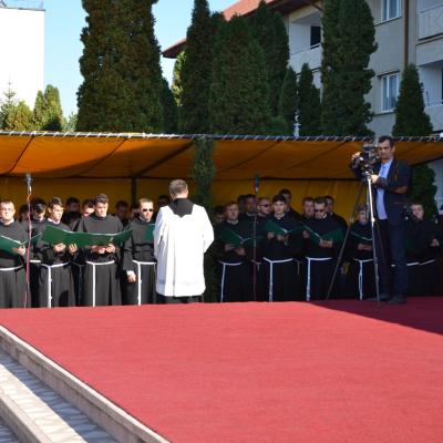4 octombrie: Roman: Sărbătoarea Sfântului Francisc şi sfinţiri de diaconi