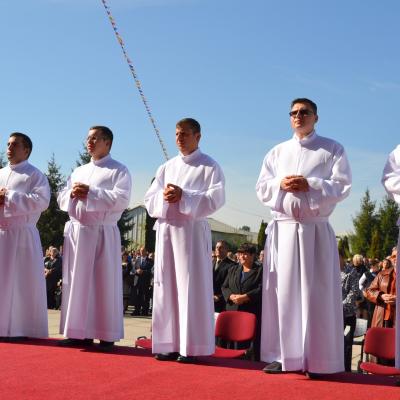 4 octombrie: Roman: Sărbătoarea Sfântului Francisc şi sfinţiri de diaconi