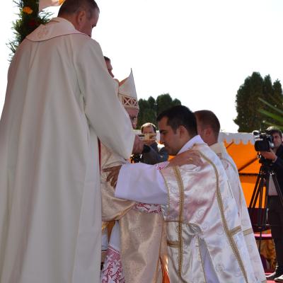 4 octombrie: Roman: Sărbătoarea Sfântului Francisc şi sfinţiri de diaconi