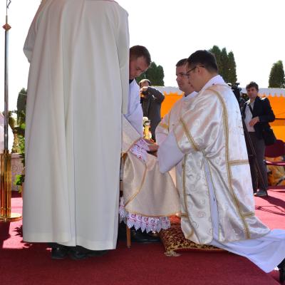4 octombrie: Roman: Sărbătoarea Sfântului Francisc şi sfinţiri de diaconi