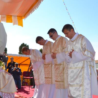 4 octombrie: Roman: Sărbătoarea Sfântului Francisc şi sfinţiri de diaconi