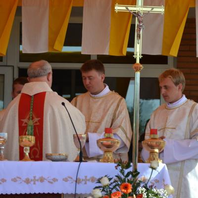 4 octombrie: Roman: Sărbătoarea Sfântului Francisc şi sfinţiri de diaconi