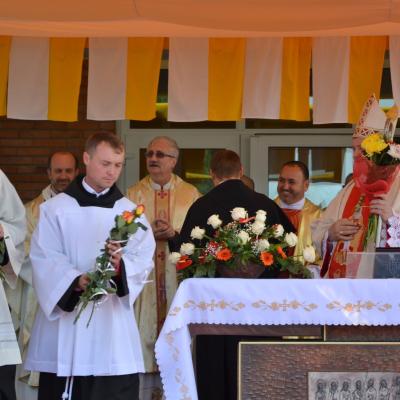 4 octombrie: Roman: Sărbătoarea Sfântului Francisc şi sfinţiri de diaconi