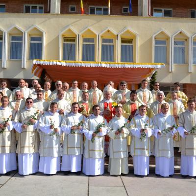 4 octombrie: Roman: Sărbătoarea Sfântului Francisc şi sfinţiri de diaconi