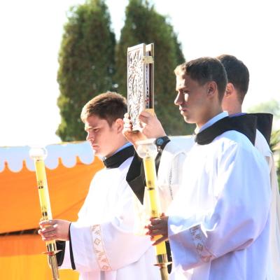 4 octombrie: Roman: Sărbătoarea Sfântului Francisc şi sfinţiri de diaconi