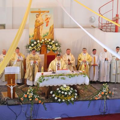 4 octombrie: Bacău-Izvoare: Hramul comunităţii