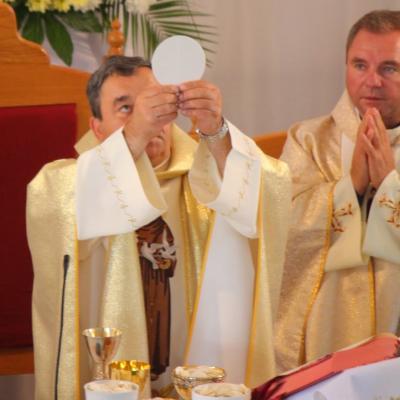 4 octombrie: Bacău-Izvoare: Hramul comunităţii