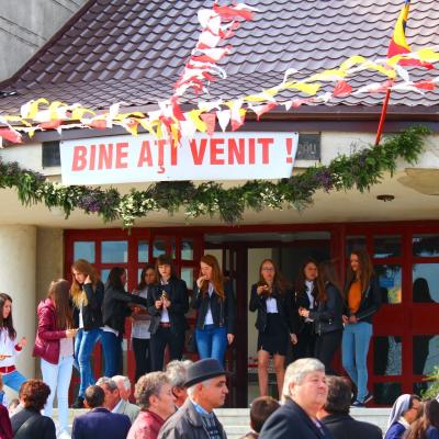 4 octombrie: Bacău-Izvoare: Hramul comunităţii