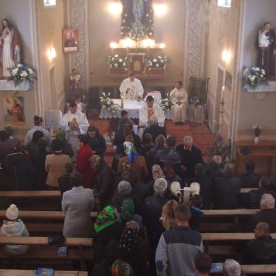 11 octombrie: Călugăreni: Hram şi sfinţire grotă în filiala Roşiori
