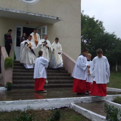 11 octombrie: Călugăreni: Hram şi sfinţire grotă în filiala Roşiori