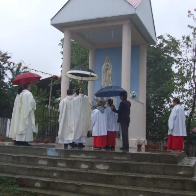 11 octombrie: Călugăreni: Hram şi sfinţire grotă în filiala Roşiori