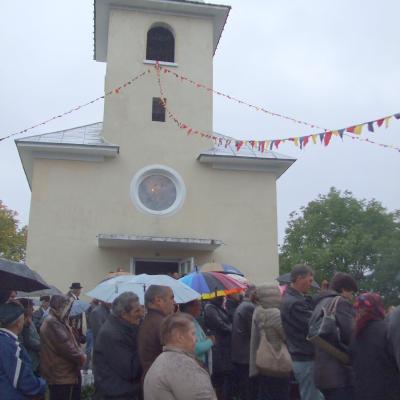 11 octombrie: Călugăreni: Hram şi sfinţire grotă în filiala Roşiori