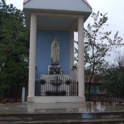 11 octombrie: Călugăreni: Hram şi sfinţire grotă în filiala Roşiori