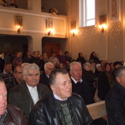 11 octombrie: Călugăreni: Hram şi sfinţire grotă în filiala Roşiori