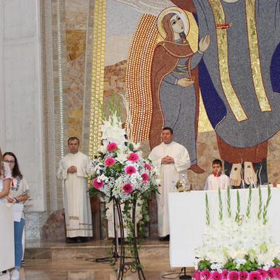 12 octombrie: Zaragoza (Spania): Ofranda de flori adusă Maicii Domnului de Pilar
