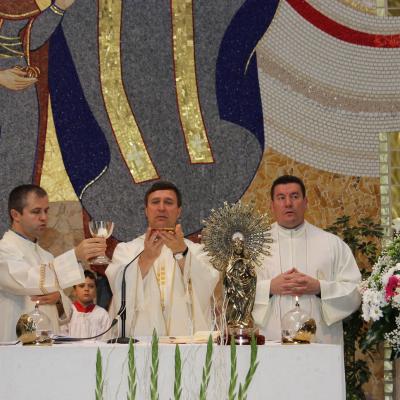12 octombrie: Zaragoza (Spania): Ofranda de flori adusă Maicii Domnului de Pilar
