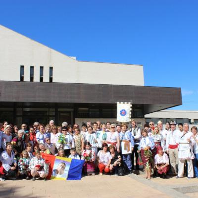 12 octombrie: Zaragoza (Spania): Ofranda de flori adusă Maicii Domnului de Pilar