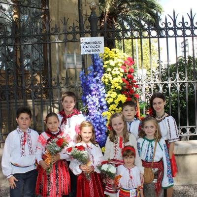 12 octombrie: Zaragoza (Spania): Ofranda de flori adusă Maicii Domnului de Pilar