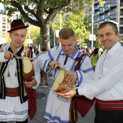 12 octombrie: Zaragoza (Spania): Ofranda de flori adusă Maicii Domnului de Pilar