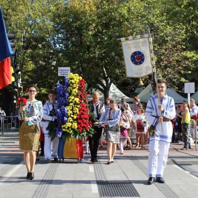 12 octombrie: Zaragoza (Spania): Ofranda de flori adusă Maicii Domnului de Pilar