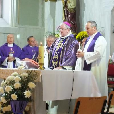 24 octombrie: Oituz: Funeraliile părintelui Mihai Vacaru. Foto: Cătălin Balint