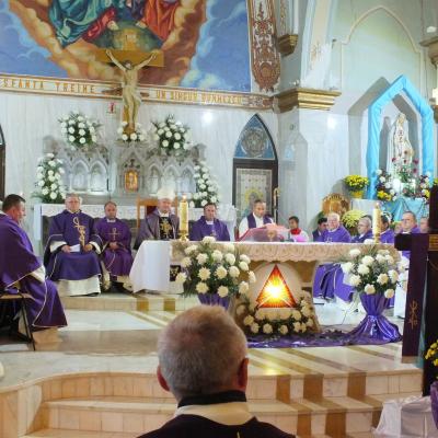24 octombrie: Oituz: Funeraliile părintelui Mihai Vacaru. Foto: Cătălin Balint