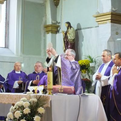 24 octombrie: Oituz: Funeraliile părintelui Mihai Vacaru. Foto: Cătălin Balint