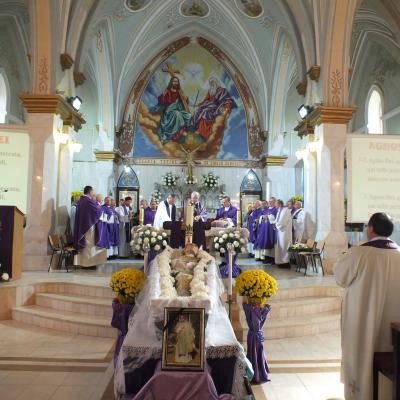 24 octombrie: Oituz: Funeraliile părintelui Mihai Vacaru. Foto: Cătălin Balint